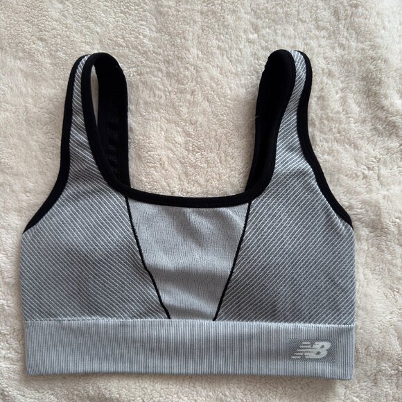 New Balance Seamless Crop Sports Bra - White (S/P) - Picture 2 of 6